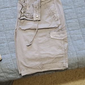2 pairs of capris